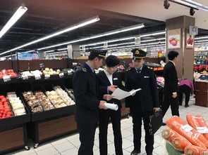 五家渠市 六師食品藥品安全與衛生綜合監督執法局強化食用農產品批發市場監督檢查，筑牢食品安全防線